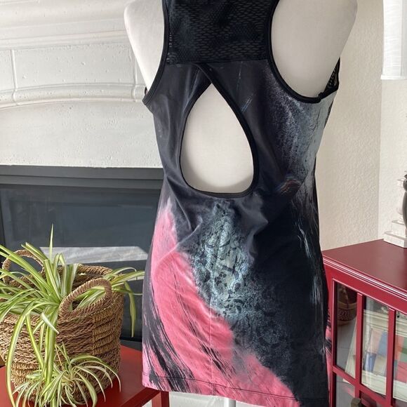 Nanette Lepore Tunic Key Hole Tank Top Black Pink Side Slit Workout Exercises M - Picture 6 of 10